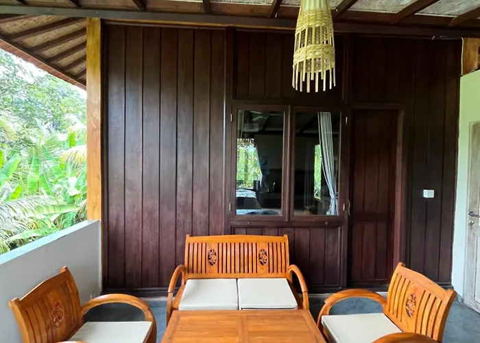 Khrisna Hs And Konukevi Sidemen (Bali)